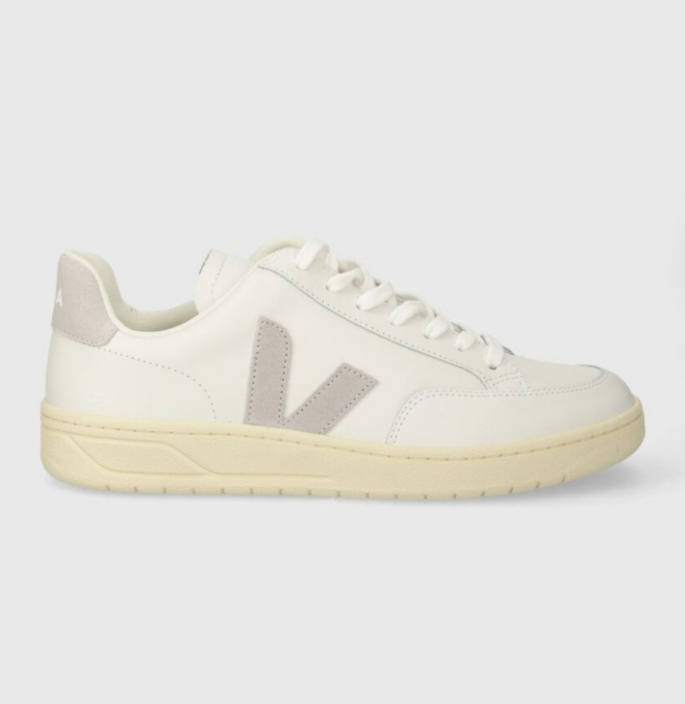 New Veja V12 Sneakers Size 37